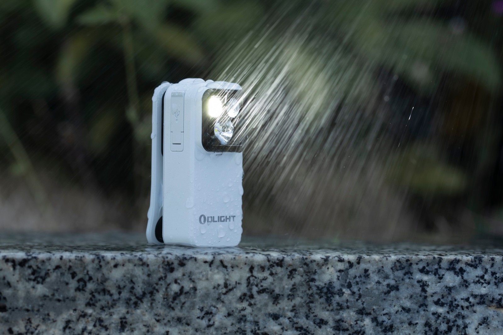Olight Oclip Pro White Clip on Flashlight, Floodlight Spotlight/Red Light, 500Lu