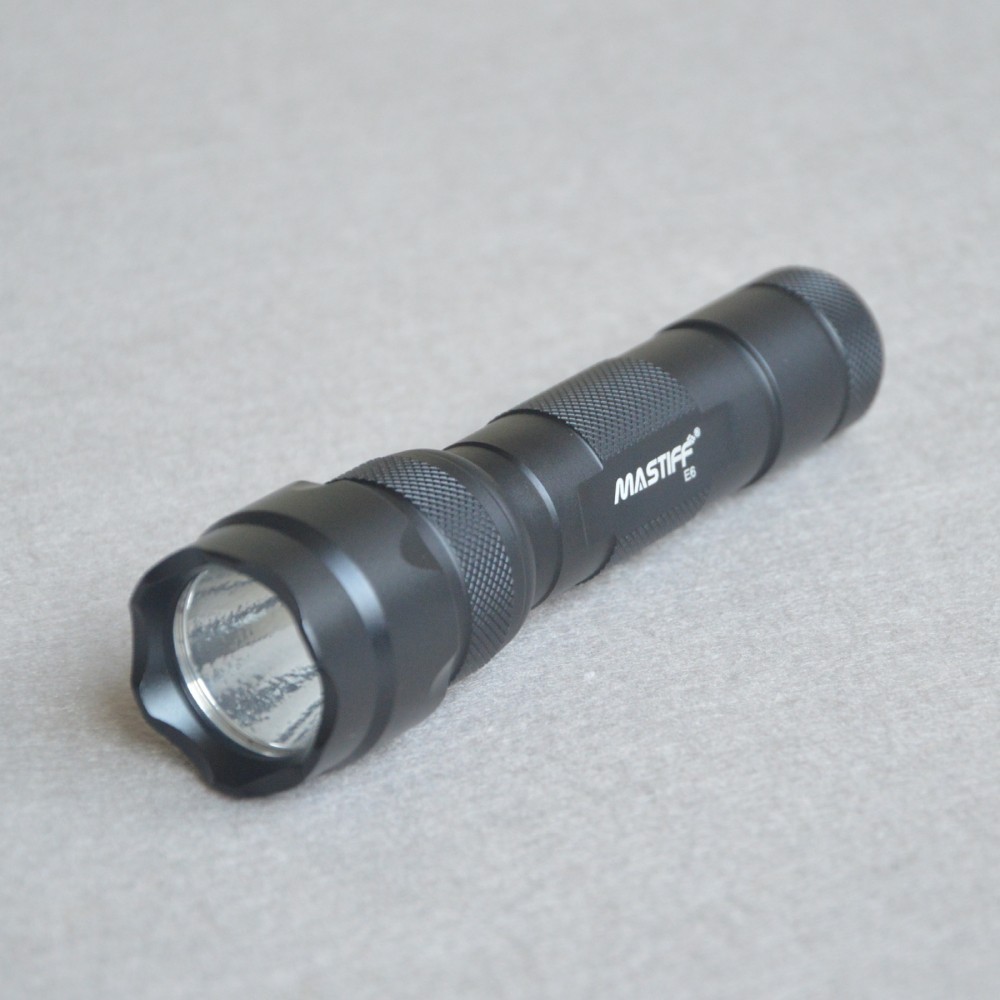 Mastiff E6 Powerful 700 Lumen Single Mode Warm White On-off LED Flashlight Torch