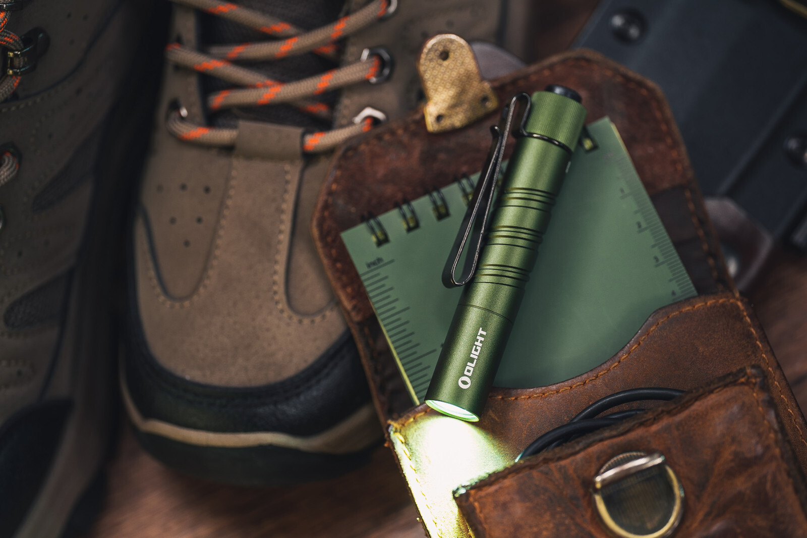 Olight I3T 2 EOS OD Green Dual-Output Tail Switch EDC Flashlight, 200/300 Lumens