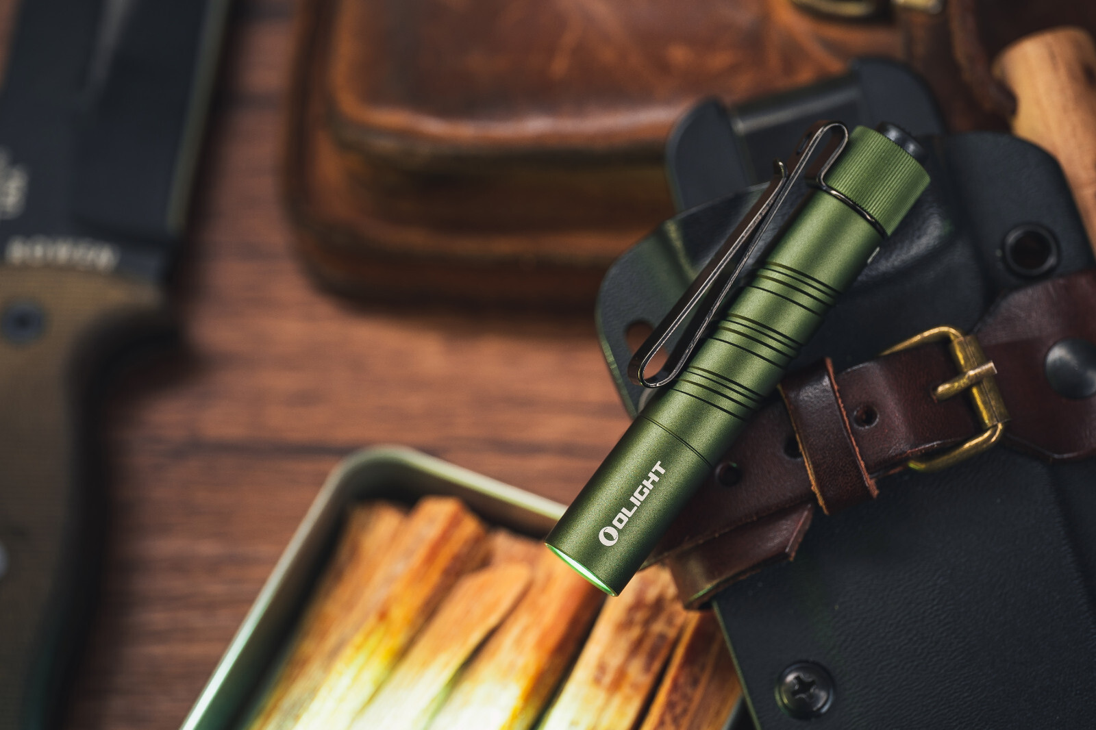 Olight I3T 2 EOS OD Green Dual-Output Tail Switch EDC Flashlight, 200/300 Lumens