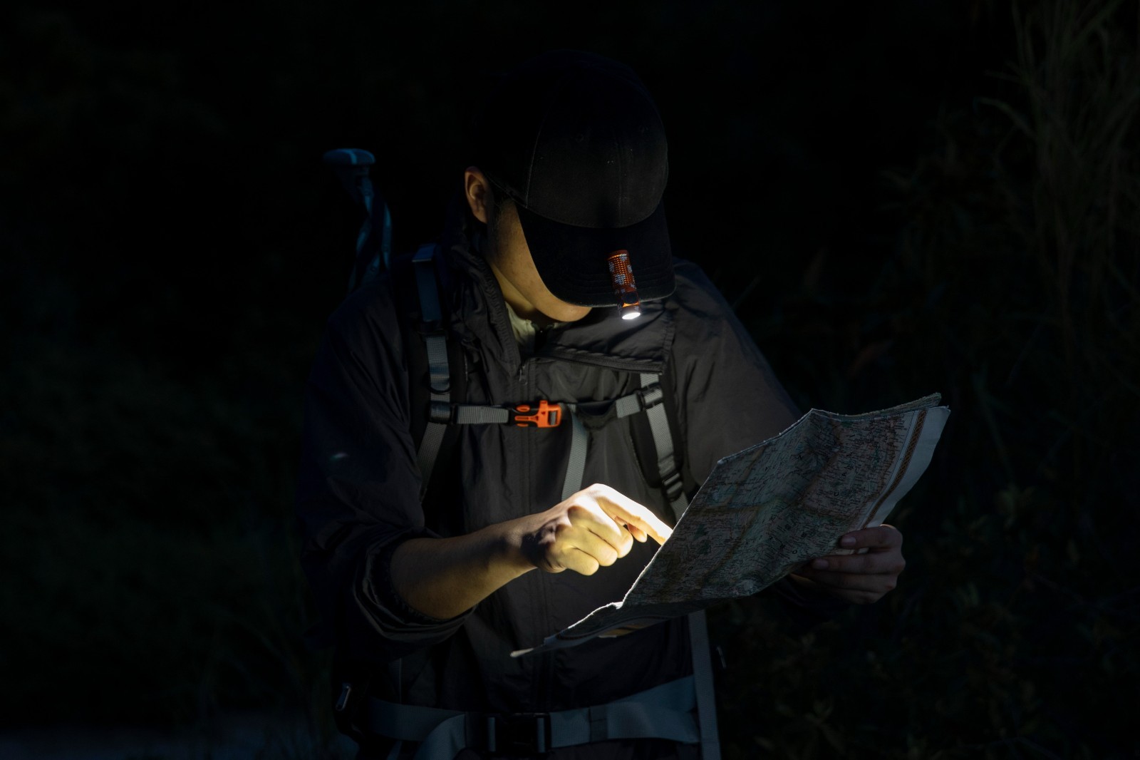 Olight Baton 4 Premium Spooky Web Flashlight W/Charging Case, 1300 Lumen