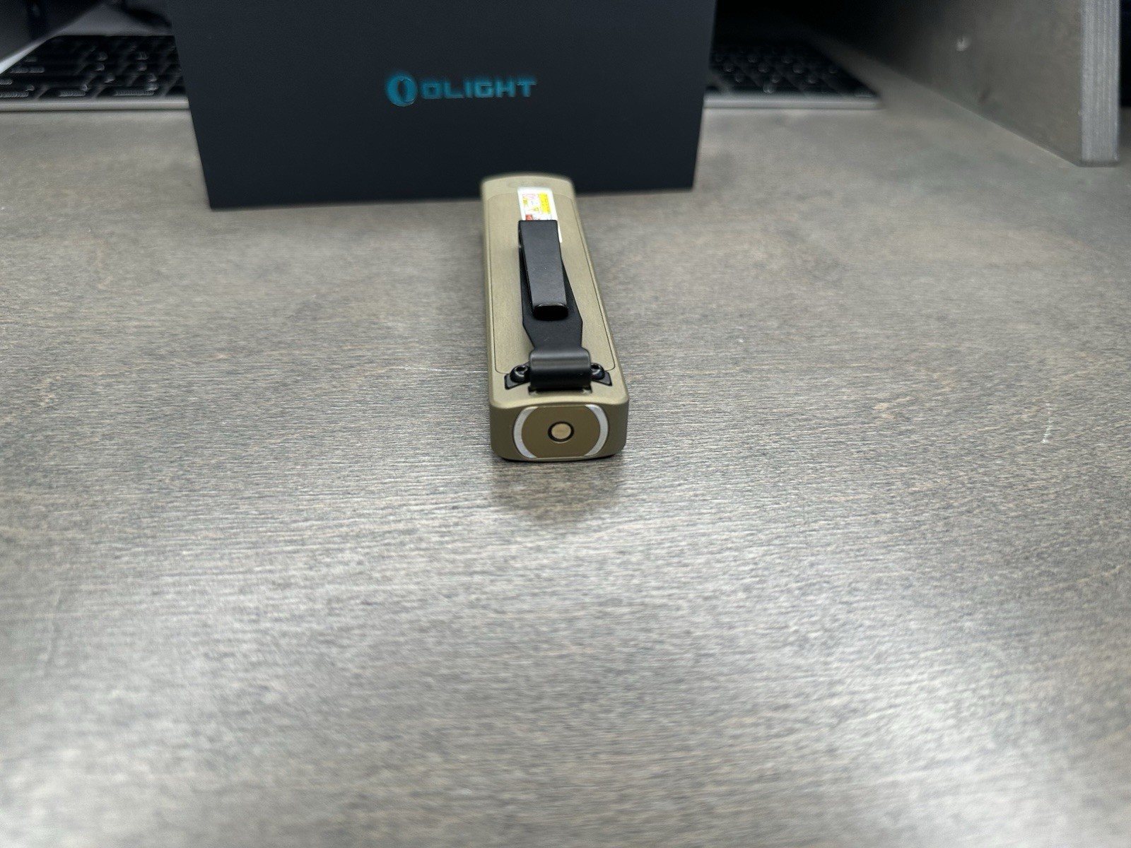 OLIGHT Arkfeld Ultra 1400 lm EDC Flat Flashlight with Green Laser