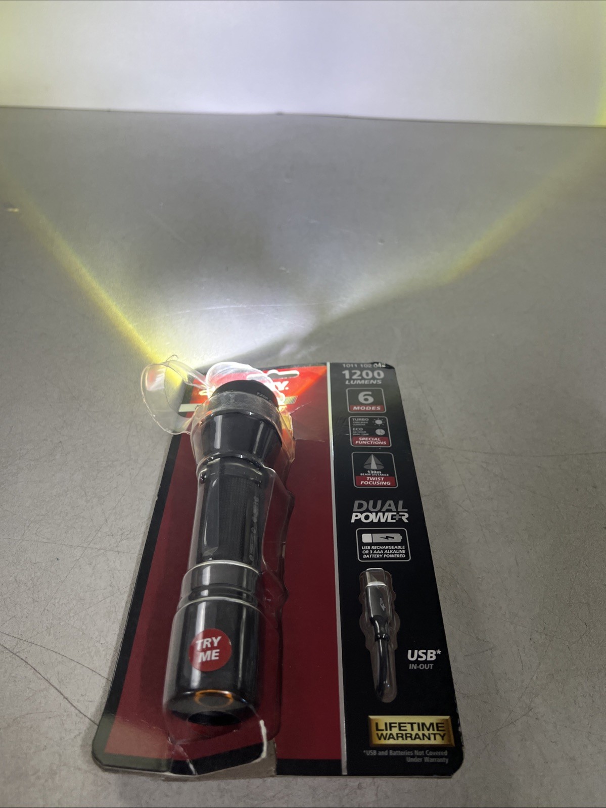 Husky 1200 Lumens Dual Power LED Rechargeable Focusing Flashlight Damaged Pack