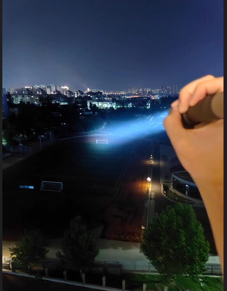 Mankerlight MC13ii 2000 Lumen Long Range LED 600 Meter Pocket EDC Flashlight