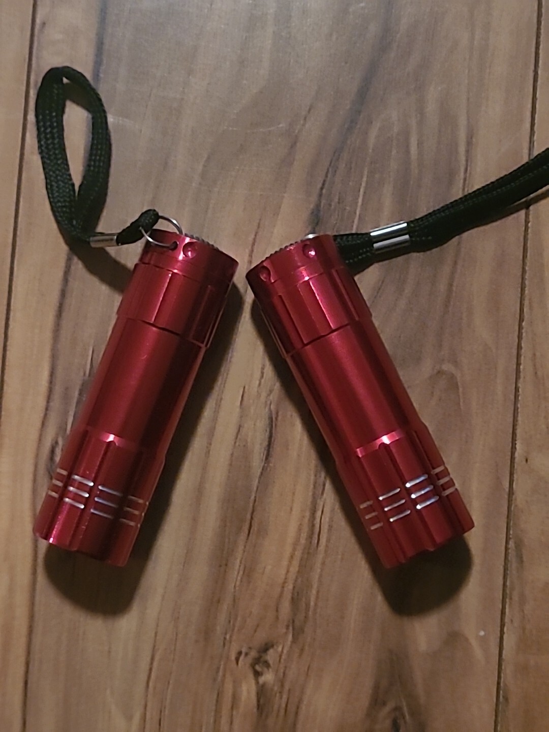 BRAND NEW X2 1 BULB LED FLASHLIGHTS (batteries included) Great Gift
