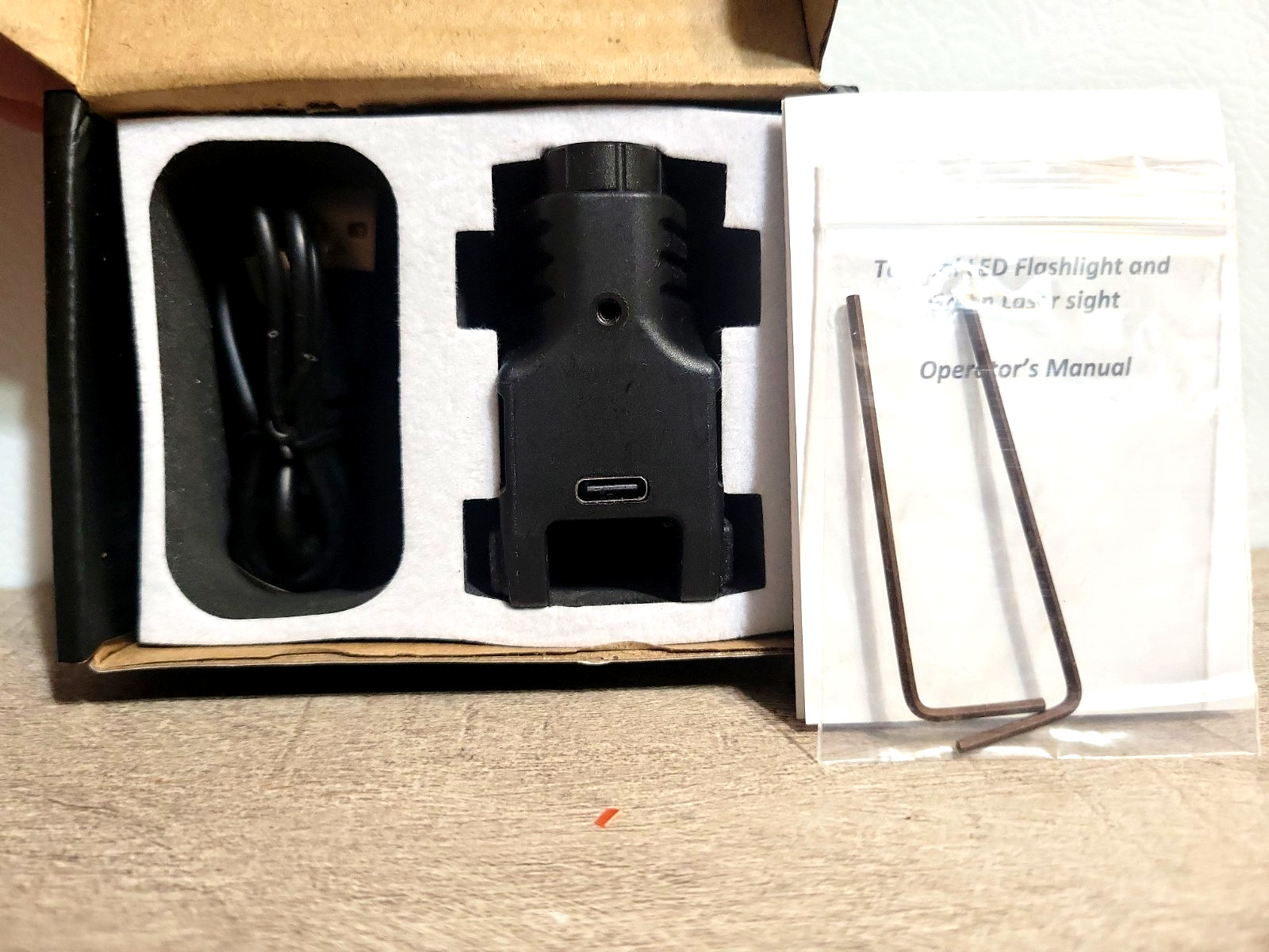 Tactical LED Flashlight & Green Laser Sight Combo